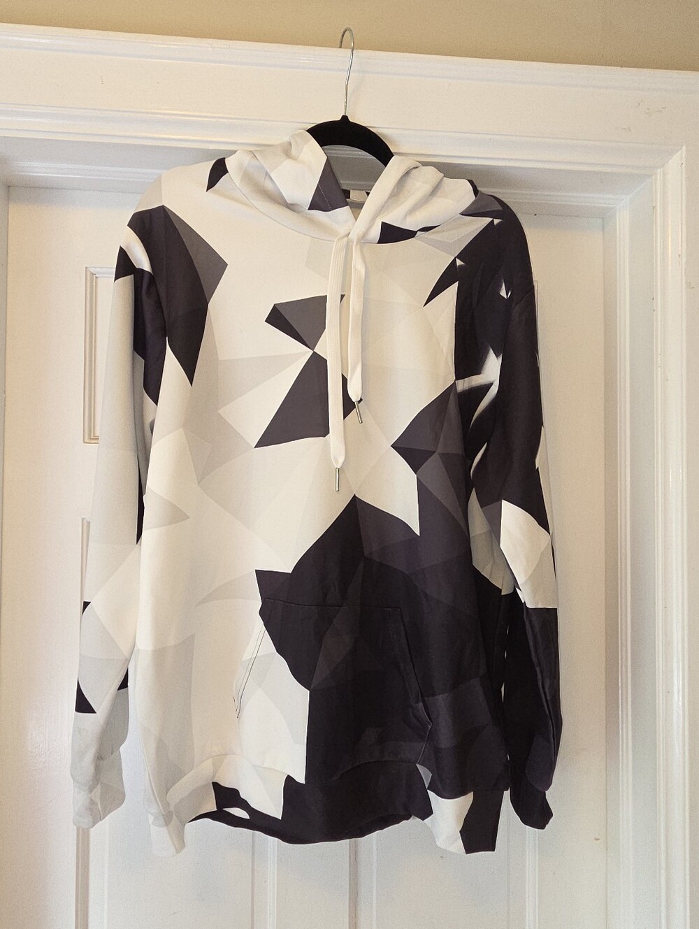 Ankill Geometric Abstract Low-Poly Pullover Hoodie – Size Large
